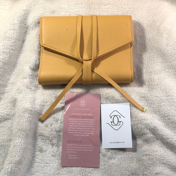 Glass Ladder & Co Tech organizer - Picture 1 of 8